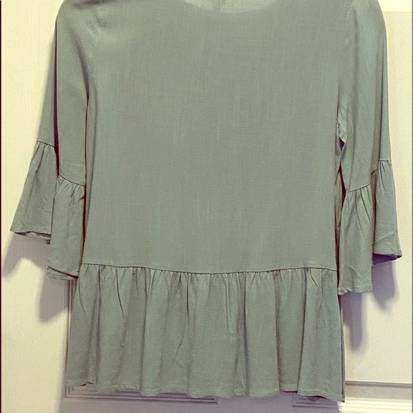 NWT Steel Blue Embroidered Peplum Top - Picture 2 of 3